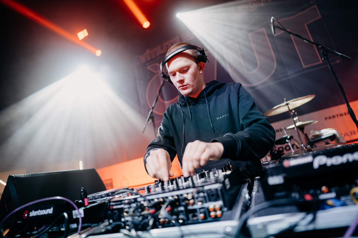DJ STJ